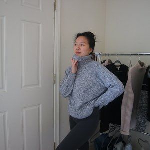 LIGHTWEIGHT TURTLE NECK